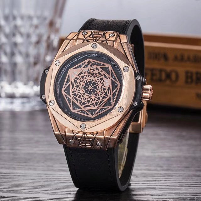 Fashionable Quartz Men's Watch with Leather Strap