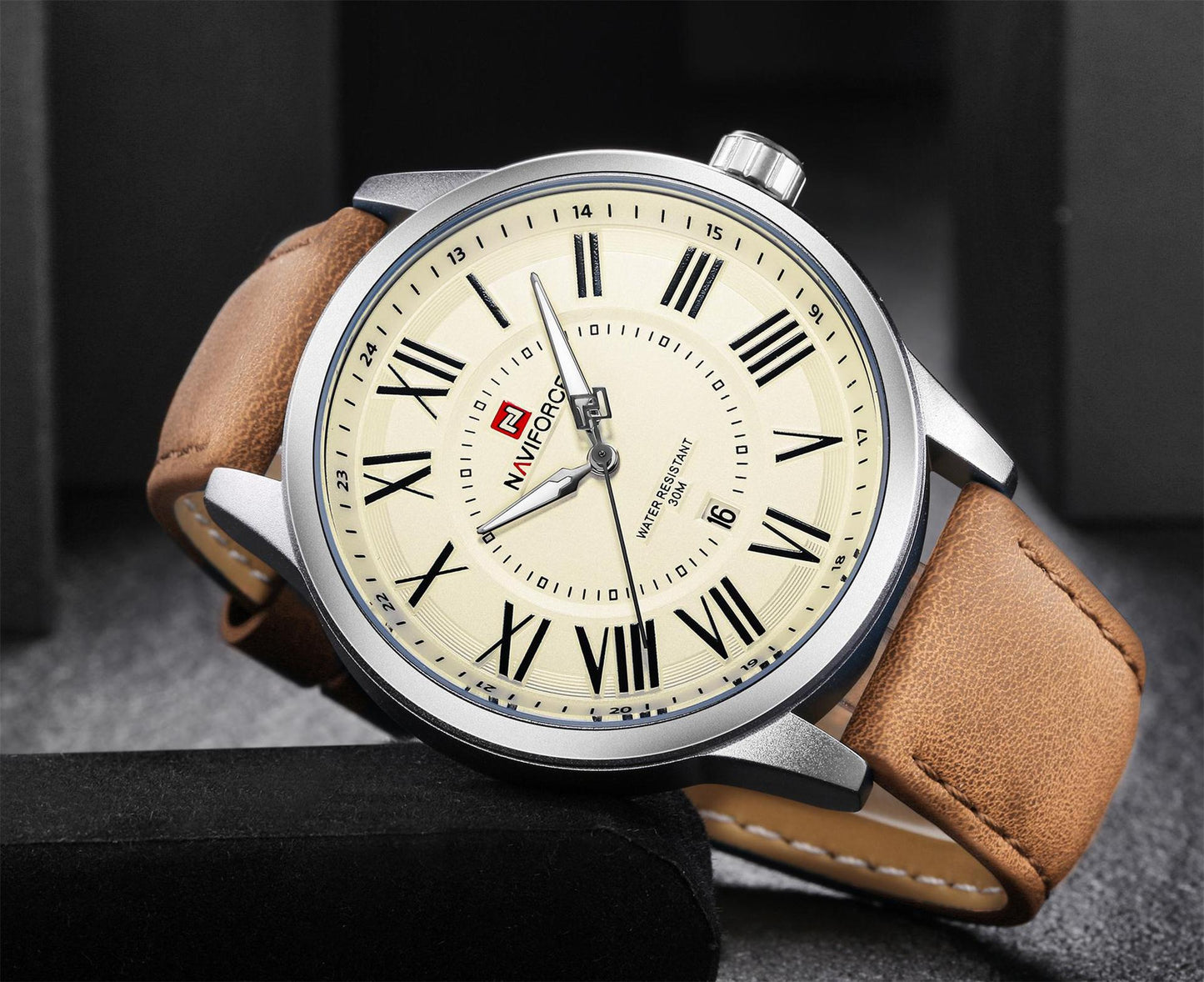 NAVIFORCE 9126 Men's Quartz Watch with Leather Strap