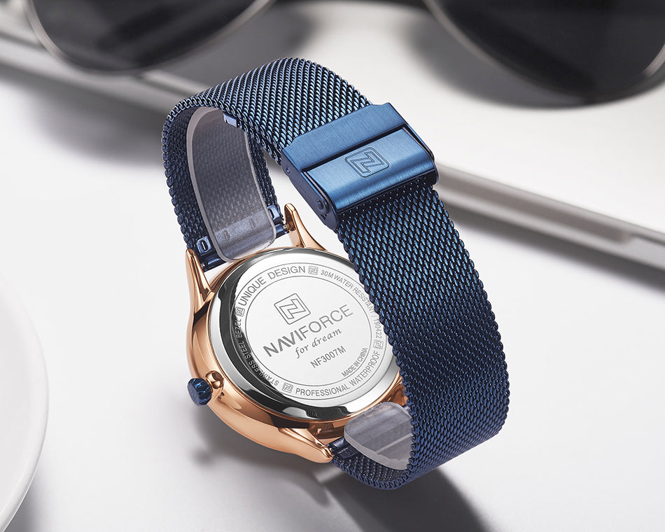 Men's Fashion Quartz Watch with Stainless Steel Band
