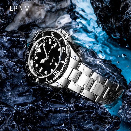 Stylish Waterproof Men's Quartz Watch with Steel Band