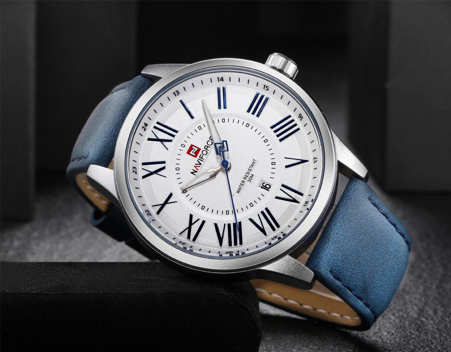 NAVIFORCE 9126 Men's Quartz Watch with Leather Strap
