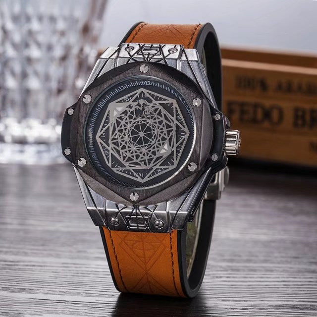 Fashionable Quartz Men's Watch with Leather Strap