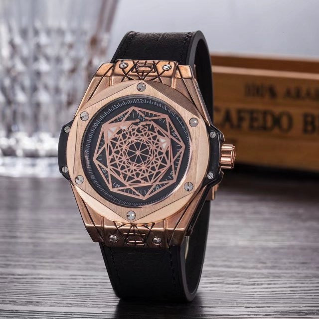 Fashionable Quartz Men's Watch with Leather Strap