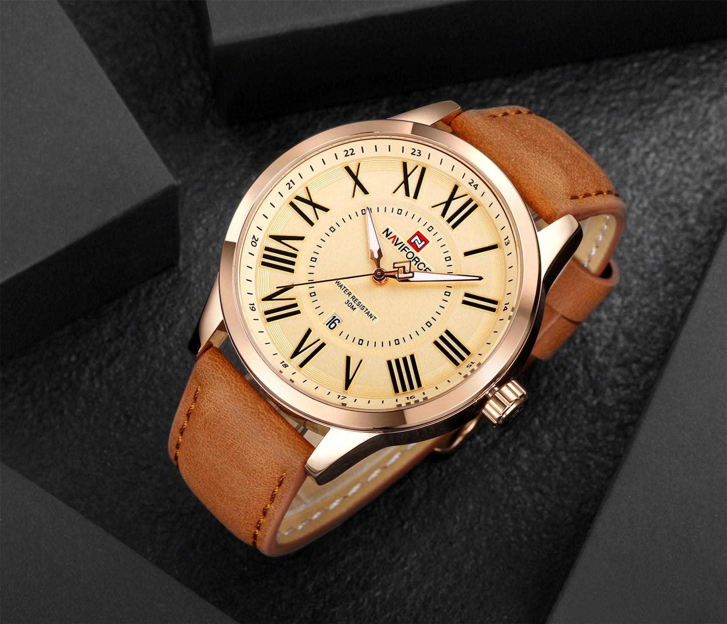 NAVIFORCE 9126 Men's Quartz Watch with Leather Strap