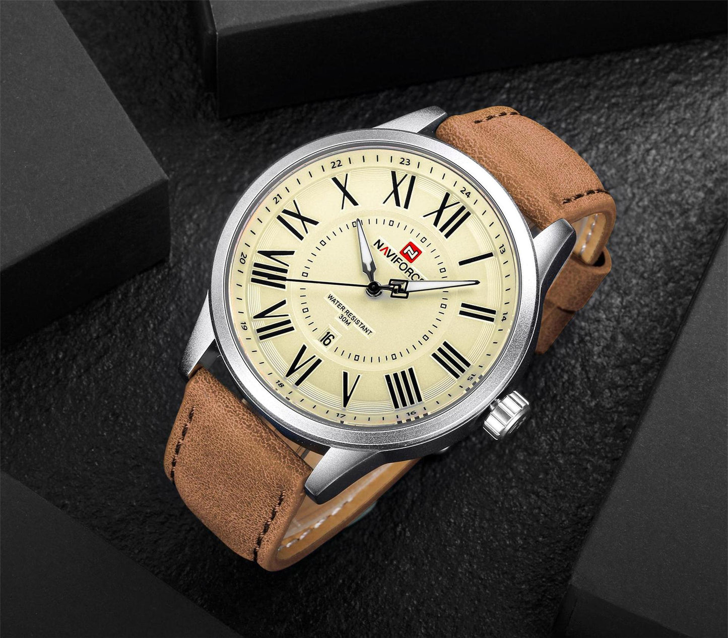 NAVIFORCE 9126 Men's Quartz Watch with Leather Strap
