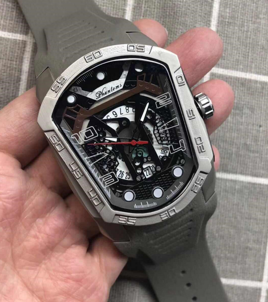 Men's Leather Quartz Watch with Adjustable Strap