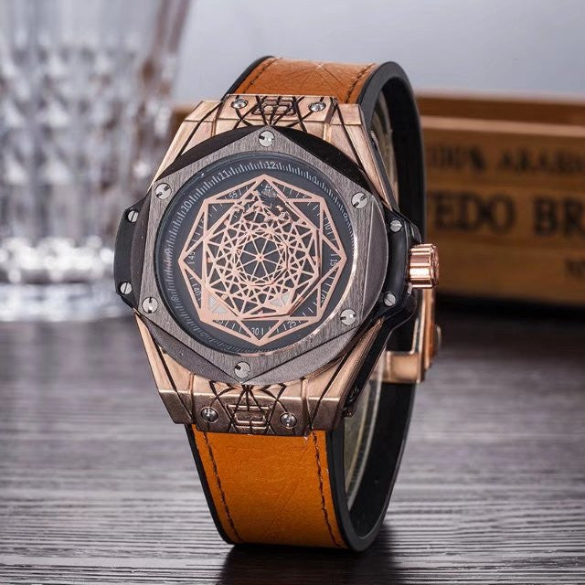 Fashionable Quartz Men's Watch with Leather Strap