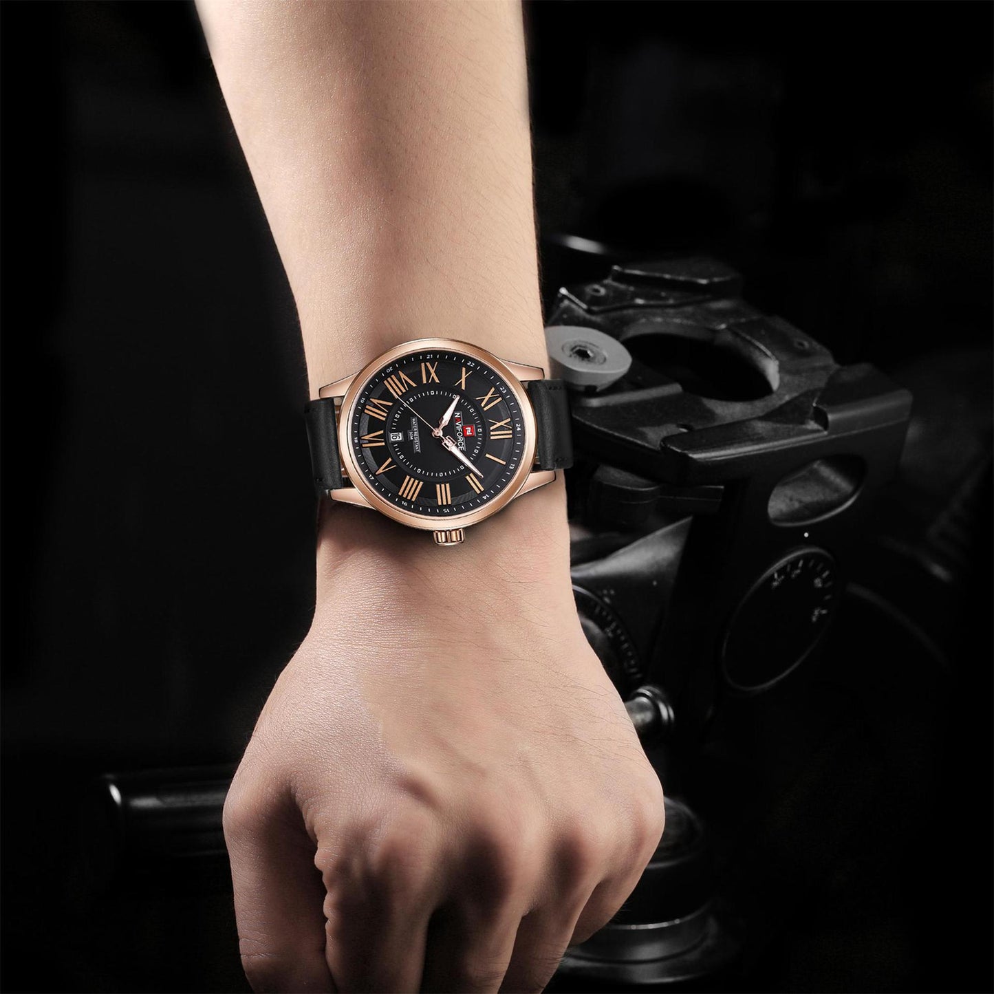 NAVIFORCE 9126 Men's Quartz Watch with Leather Strap