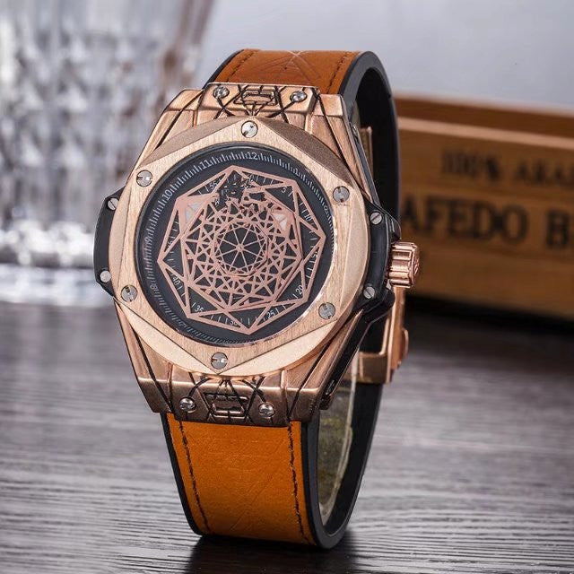 Fashionable Quartz Men's Watch with Leather Strap